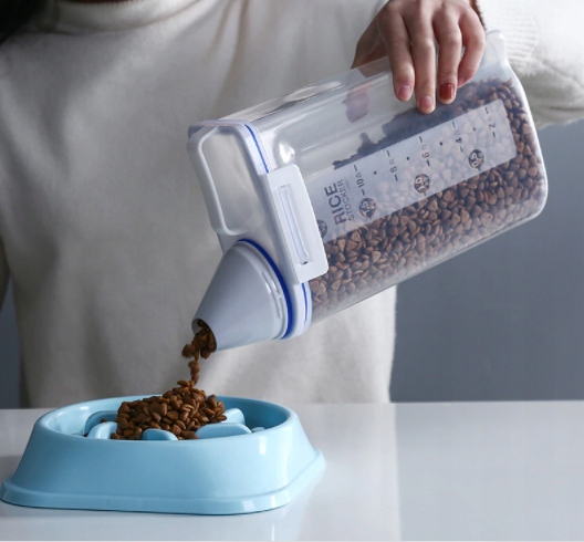 POJEMNIK PUDEŁKO na KARMĘ z MIARKĄ dla PSA KOTA 2L