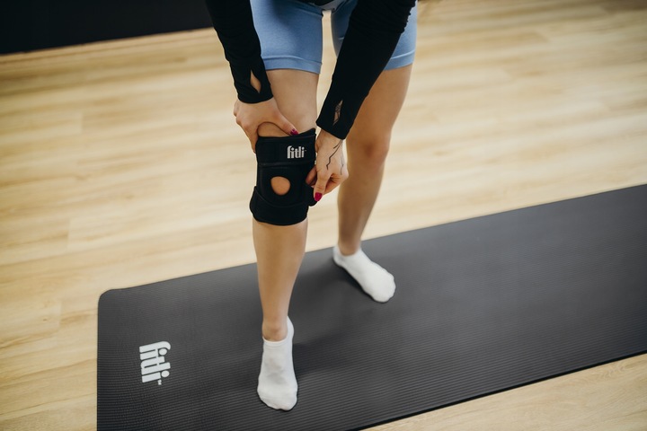 ORTEZA KOLANA Stabilizator z Usztywnieniem OPASKA STAWU KOLANOWEGO RZEPKI