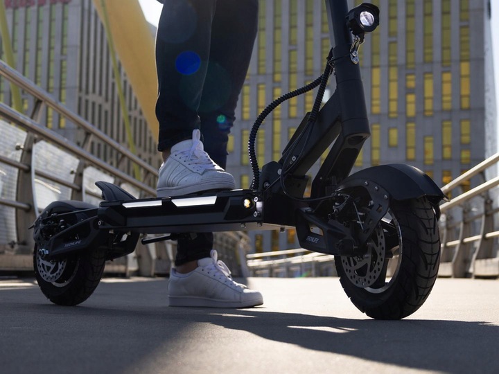 HULAJNOGA ELEKTRYCZNA TECHLIFE Q3 Z KONTROLĄ RODZIELSKĄ 1365W kukirin