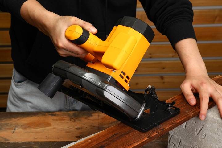 PIŁA TARCZOWA PRZECINARKA RĘCZNA PILARKA DO DREWNA 1200W TARCZA 185MM