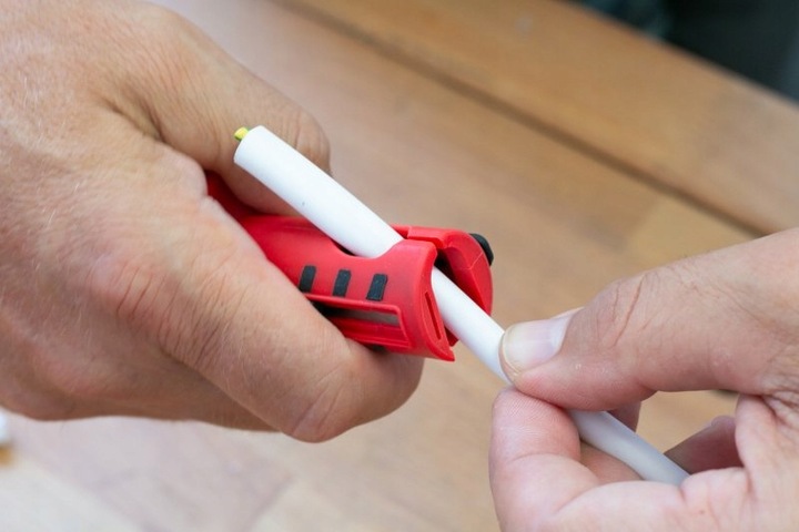 WIELOFUNKCYJNY NÓŻ DO ŚCIĄGANIA IZOLACJI PRZEWODÓW ŚCIĄGACZ DLA