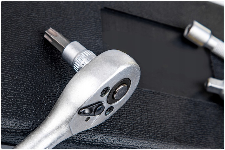 NASADKI ZESTAW KLUCZY NASADOWYCH BITY GRZECHOTKA