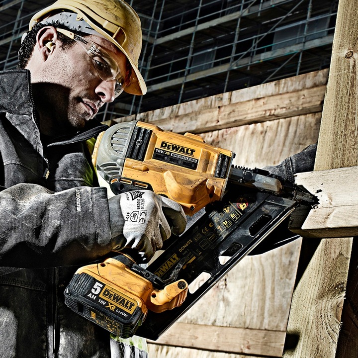 Gwoździarka bezszczotkowa 34° 50-90mm 18V 2x5Ah XR DeWalt DCN692P2-QW