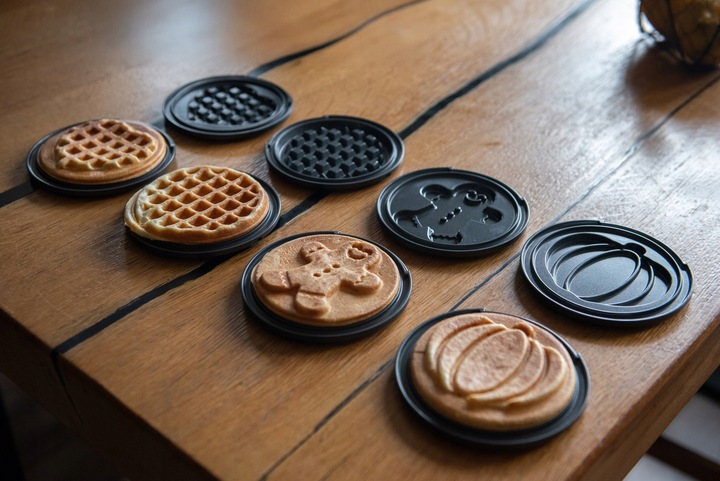 GOFROWNICA MINI GOFRY MOCNA NIEPRZYWIERAJACA 8 PŁYTEK 4 WZORY CZERWONA