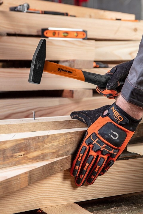 NEO 25-146 Młotek ślusarski 800 g