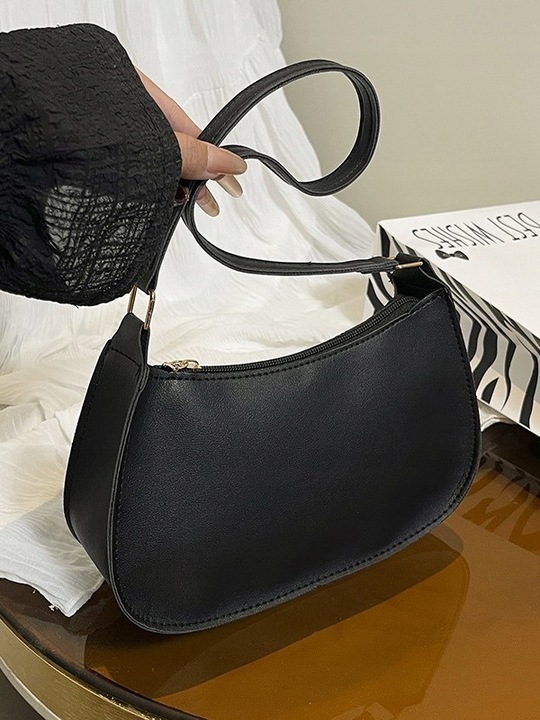 TOREBKA DAMSKA CZARNA NA RAMIĘ SKÓRA EKO KUFEREK LISTONOSZKA POJEMNA