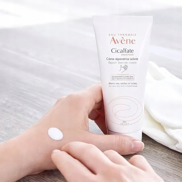 Avene Cicalfate Regenerujący Krem Do Rąk Z Wodą Termalną Efekt Bariery