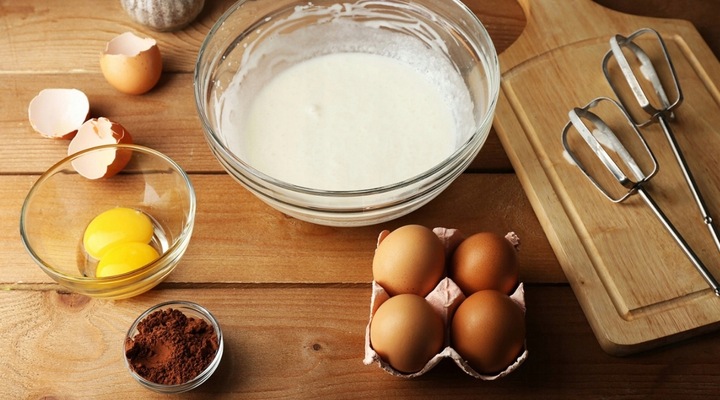 MIKSER KUCHENNY Z MISĄ OBROTOWĄ ROBOT KUCHENNY DO CIAST 750W