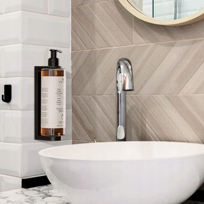 UCHWYT ŚCIENNY NA DOZOWNIK MYDŁA BALSAMU ŻELU PRIJA MOCNY + TAŚMA 3M