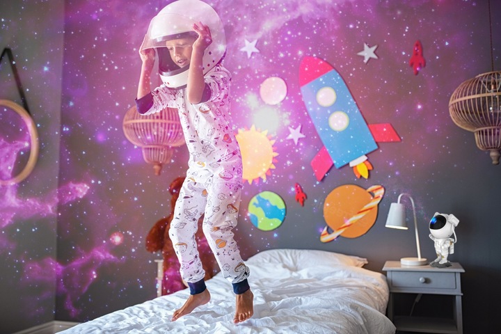 PROJEKTOR GWIAZD LAMPKA NOCNA RZUTNIK DLA DZIECI LED LASEROWY ASTRONAUTA