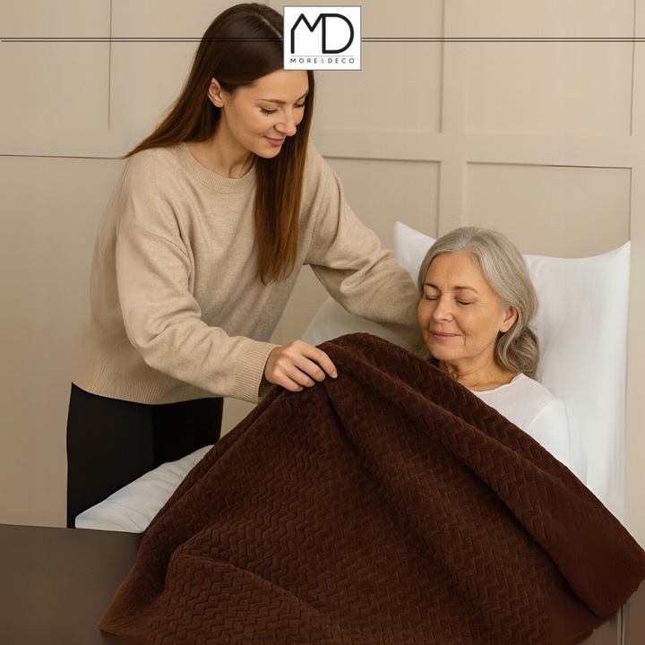 Koc pled narzuta 200x220cm na łóżko ciepły miękki prezent wzór brązowy brąz