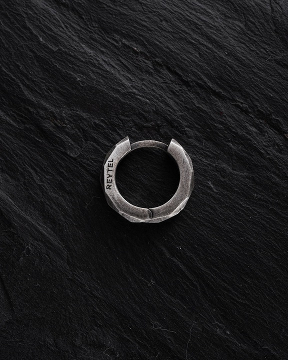 Srebrny kolczyk-kółko FLASH