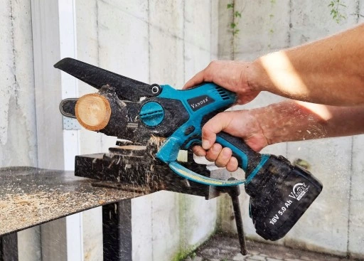 Pilarka łańcuchowa akumulatorowa piła do gałęzi 15cm 18V 4Ah Vander