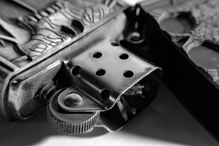 ZIPPO BENZYNA+KAMIENIE+KNOTY*