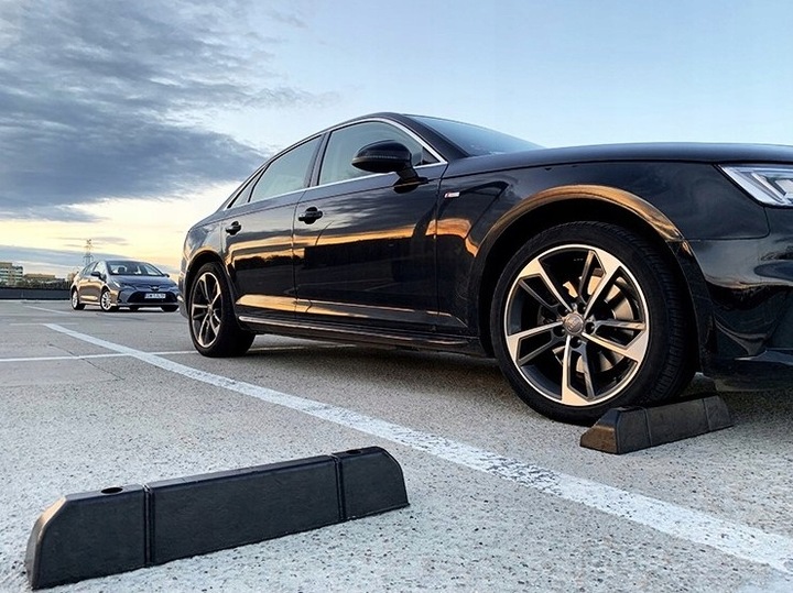 OGRANICZNIK SEPARATOR ODBOJNIK PARKINGOWY 57CM BLOKADA NAJAZD