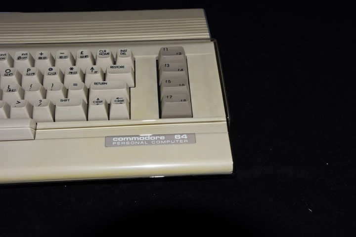 Pokrywa do Commodore 64 C - fabrycznie nowa!
