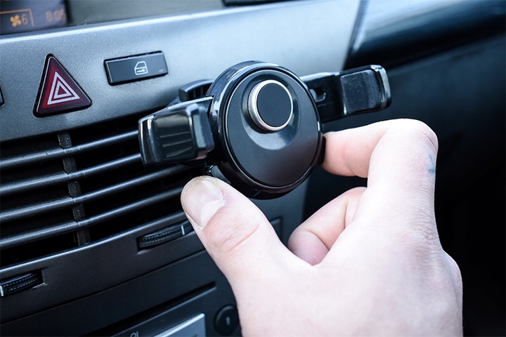 UCHWYT DO KRATKI NAWIEWU DO SLOTU CD NA TELEFON SMARTFON DO AUTA WEBSKI