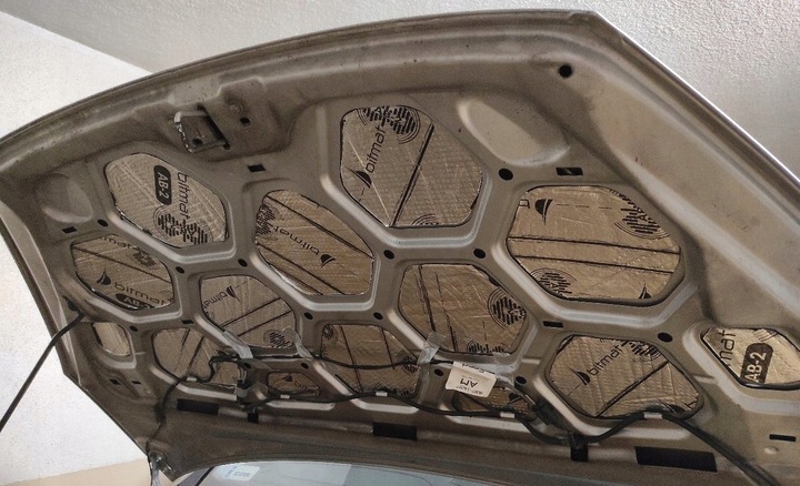 AB-2 MATA WYGŁUSZAJĄCA BUTYLOWA BITUMICZNA 400x50 wygłuszenie para