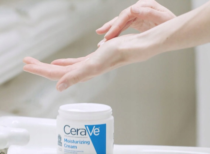 CeraVe Nawilżający balsam do skóry suchej 340g