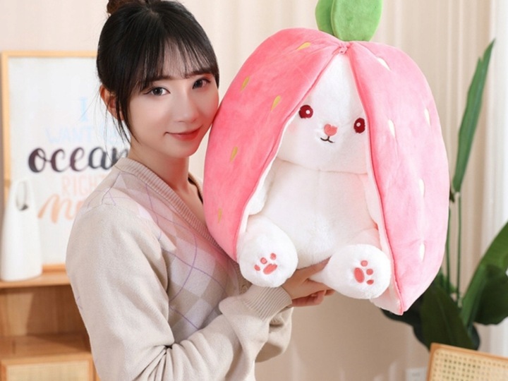 Maskotka Króliczek W TRUSKAWCE RÓŻOWY KRÓLIK ZAJĄC PLUSZAK MIŚ 2w1 40cm