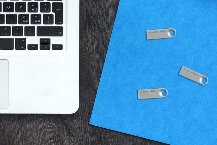 Pendrive GOODRAM 128GB UNO3 Silver USB 3.2