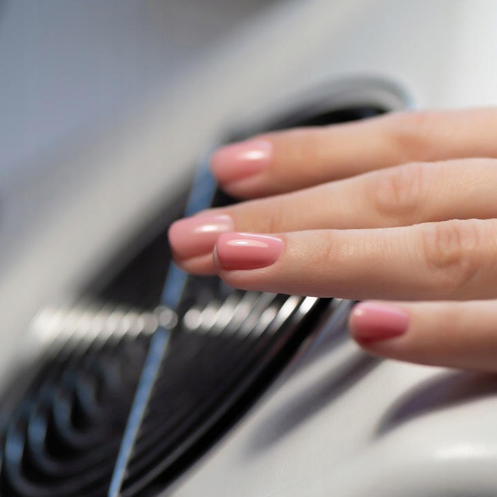 Pochłaniacz Pyłu Do Paznokci MOLLYLAC Kasetowy Filtr Mocny Srebrny 80W