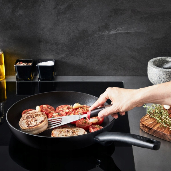 Patelnie TEFAL HARD TITANIUM 20 26cm 2 el gazowe