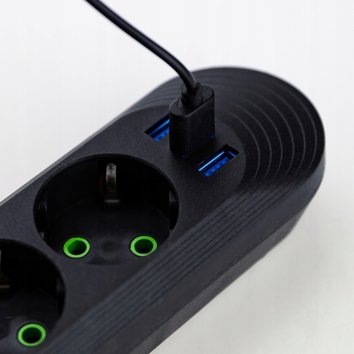 PRZEDŁUŻACZ LISTWA ZASILAJĄCA WŁĄCZNIK 3m 3x USB 5 GNIAZD