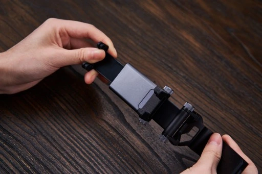 8BitDo uchwyt mobilny na pad Xbox One i Series X|S