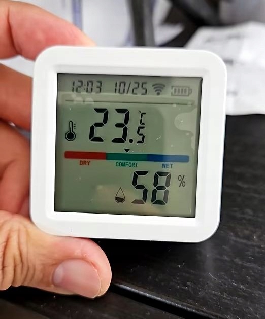 Termometr Czujnik Temperatury Wilgotności i Zegar TUYA SMART LIFE WIFI LCD