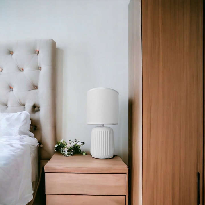 Lampka nocna z abażurem biała ceramiczna ryflowana DION D1