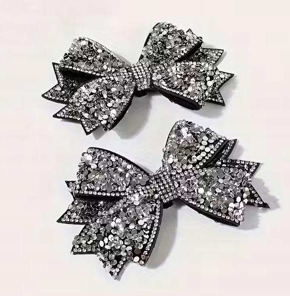 Klipsy do butów kokardy srebrne cyrkonie glamour eleganckie para dB51