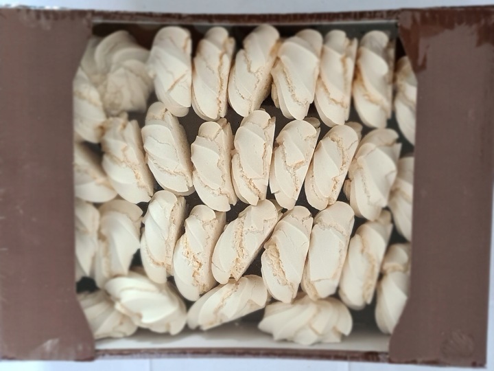 MAKO BEZY PAVLOVA 0,55 kg, pakowane po 34 sztuki.