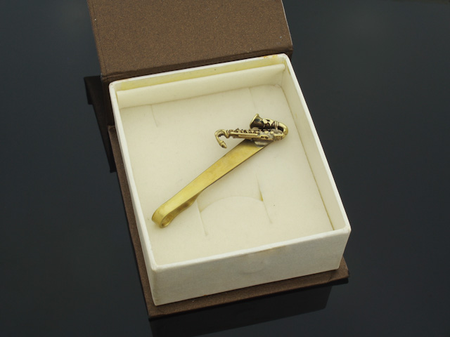 Spinka do krawata z mosiądzu saksofon trąbka