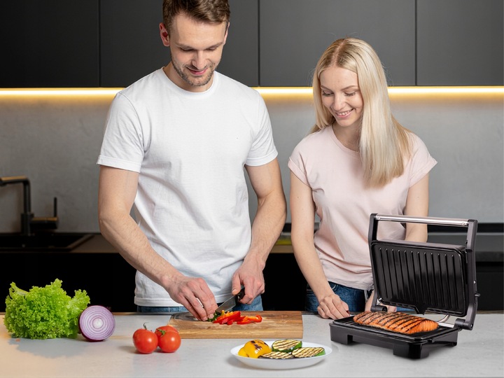 Grill elektryczny opiekacz do kanapek pannini rozkładany GK110 Eldom