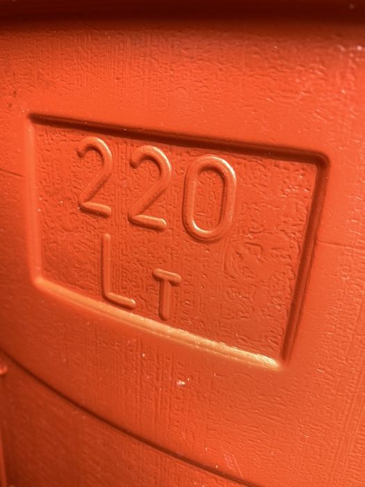 BECZKA ZBIORNIK NA DESZCZÓWKĘ NA WODĘ 220L + KRAN