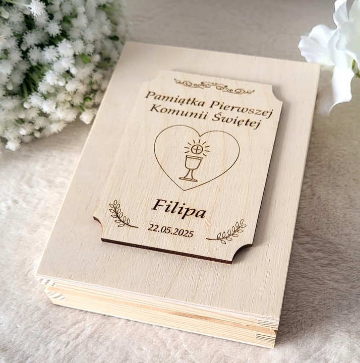 ANIOŁEK W PUDEŁKU DREWNIANYM PERSONALIZOWANY KOMUNIA CHRZEST CHŁOPIEC