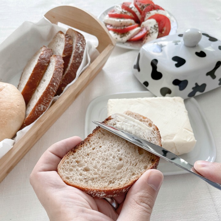 ŁACIATA BIAŁA MASELNICZKA CERAMICZNA POJEMNIK NA MASŁO Z POKRYWKĄ