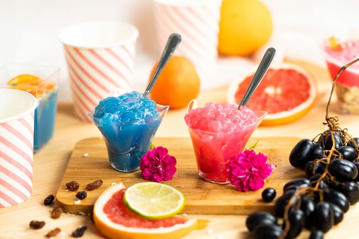 PUCHAREK POJEMNIK na deser GÓRA FALISTA WAVES 25 sztuk PRZYSTAWKI PRZEKĄSKI