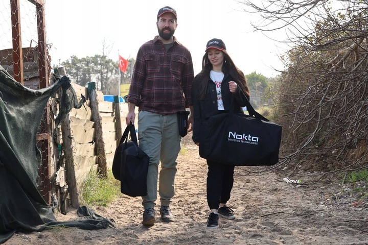 Wykrywacz Metali Nokta FindX z cewką 11" + słuchawki, torba i łopatka