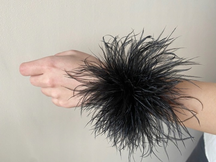 Choker , naszyjnik strusie pióra, Broszka