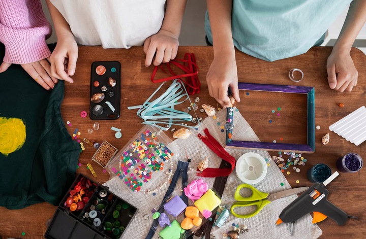 MOCNY PISTOLET DO KLEJU KLEJENIA NA GORĄCO KLEJARKA + BARDZO DUŻO