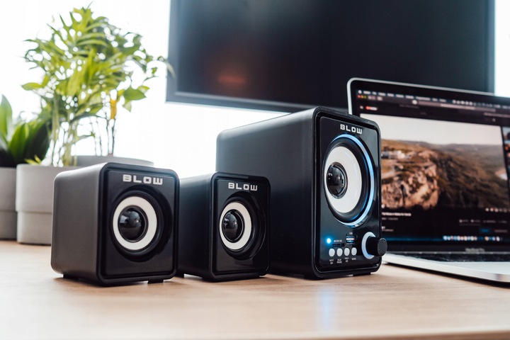 ZESTAW GŁOŚNIKÓW KOMPUTEROWYCH SUBWOOFER 2.1 USB SD AUX RADIO FM LED 11W