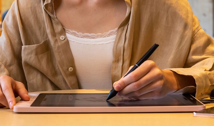 Tablet graficzny HUION Kamvas 13 Gen. 3 (2025) Czarny PenTech 4.0 PL + LEW