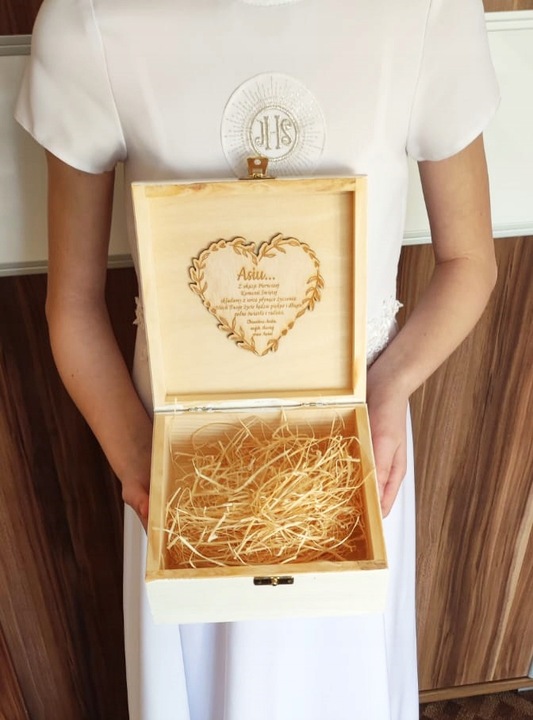 Prezent pudełko komunia białe grawer pamiątka imię Pamiątka Komunijna