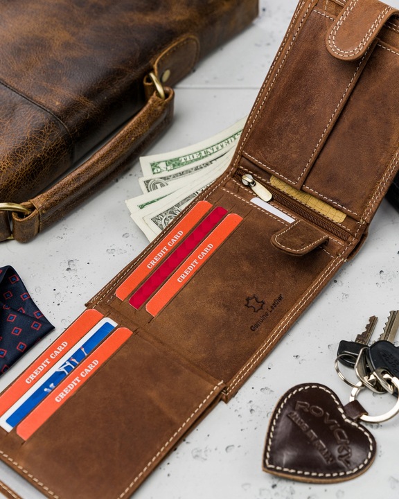 Always Wild skórzany męski portfel z zapinką RFID