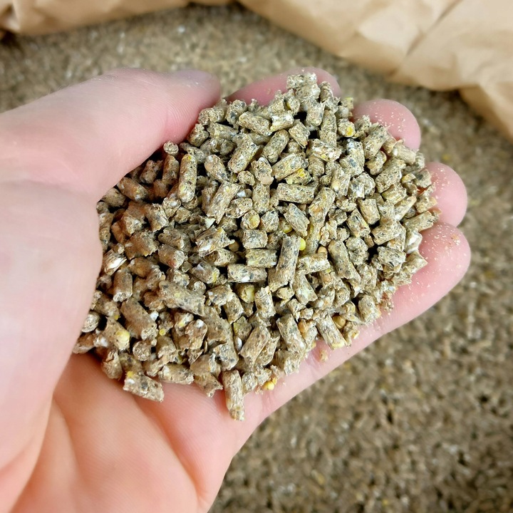 PASZA DLA KUR NIOSEK 25KG GRANULAT KARMA MIESZANKA Z MARCHEWKĄ I PROSEM