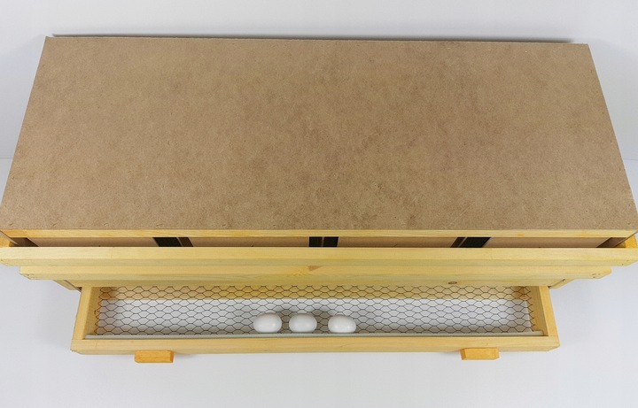 Gniazda dla kur niosek 4 miejsca z szufladą + MATY