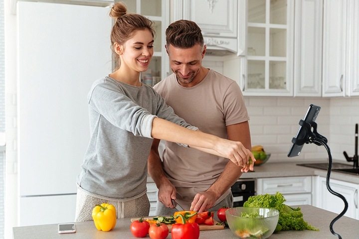 UNIWERSALNY UCHWYT NA TELEFON kamerę 360 PAŁĄK Z KLIPSEM DO BLATU Webski