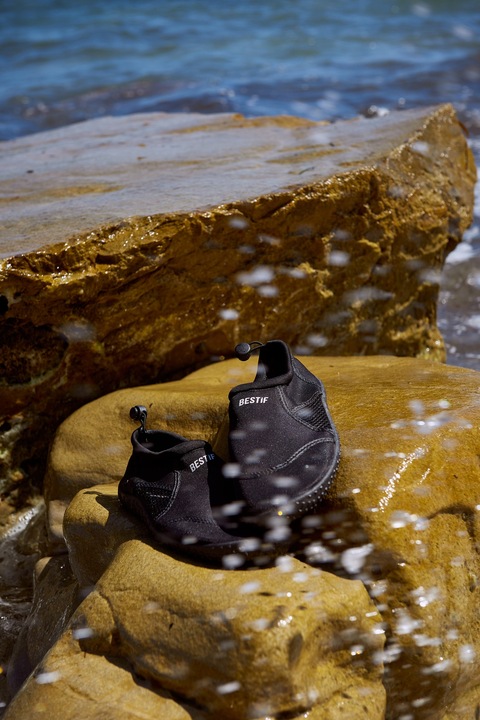 BUTY DO WODY MĘSKIE PLAŻOWE PŁYWANIA JEŻOWCE 42